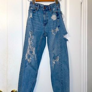 American Eagle very ripped blue jeans